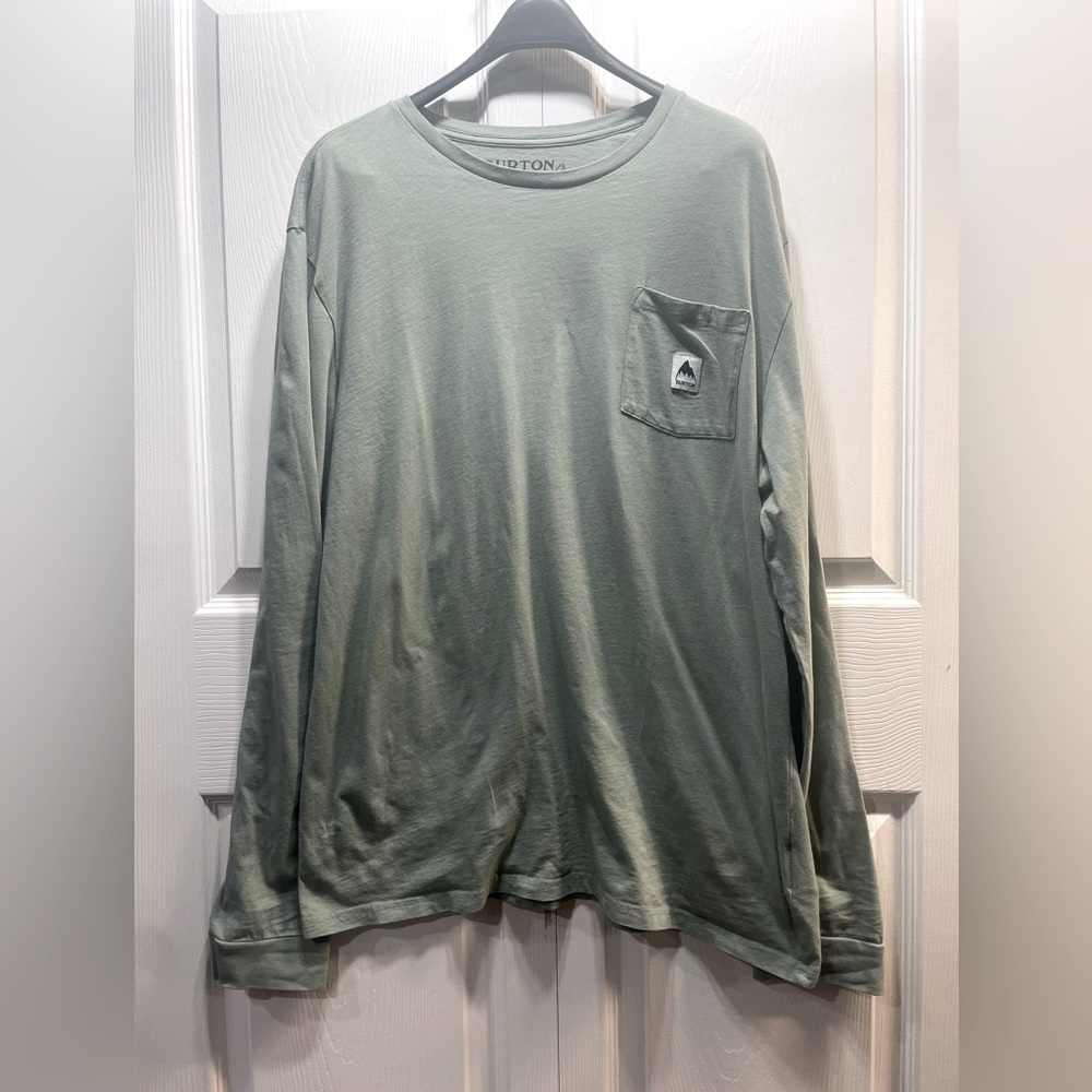 Burton Long Sleeve pocket shirt. Size Mens XL